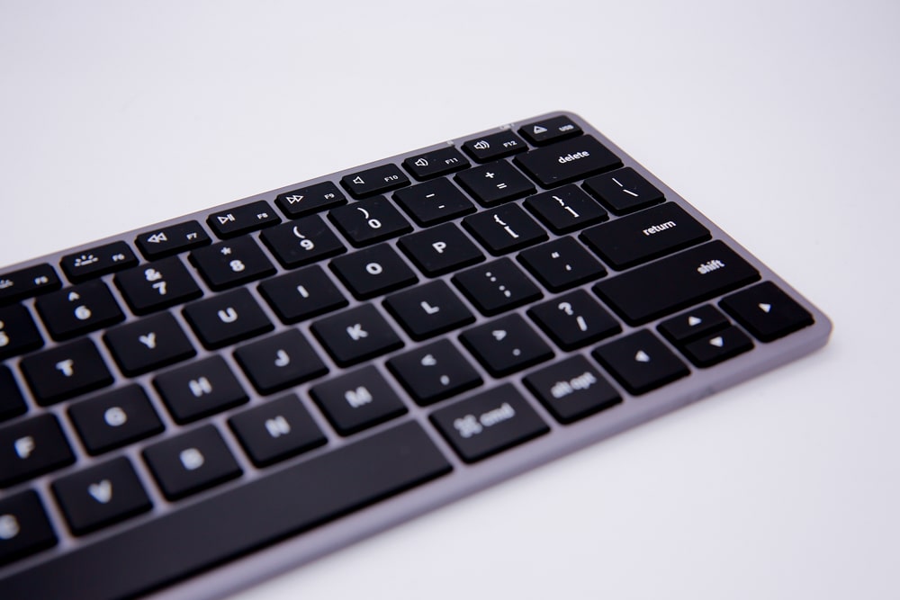 【レビュー】Satechi スリム X1 Bluetooth バックライトキーボード