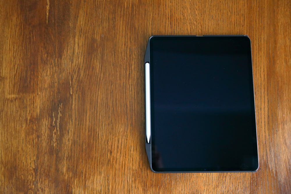 SnapケースはApple Pencilなどのタッチペンの置き場所がある