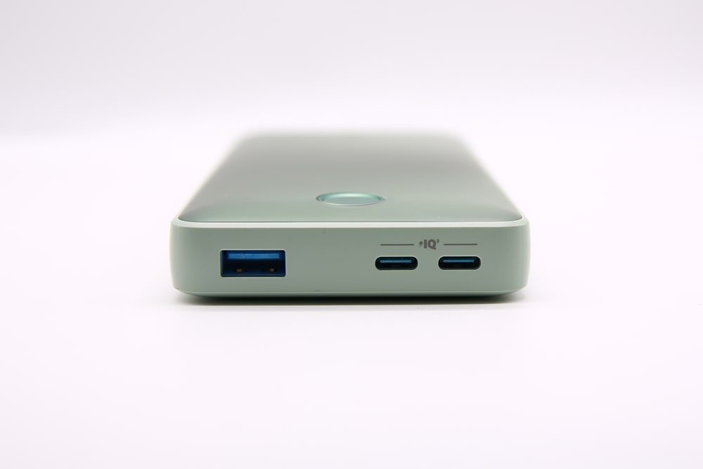 Anker 535 Power Bank(PowerCore 20000)モバイルバッテリーの良いところ
