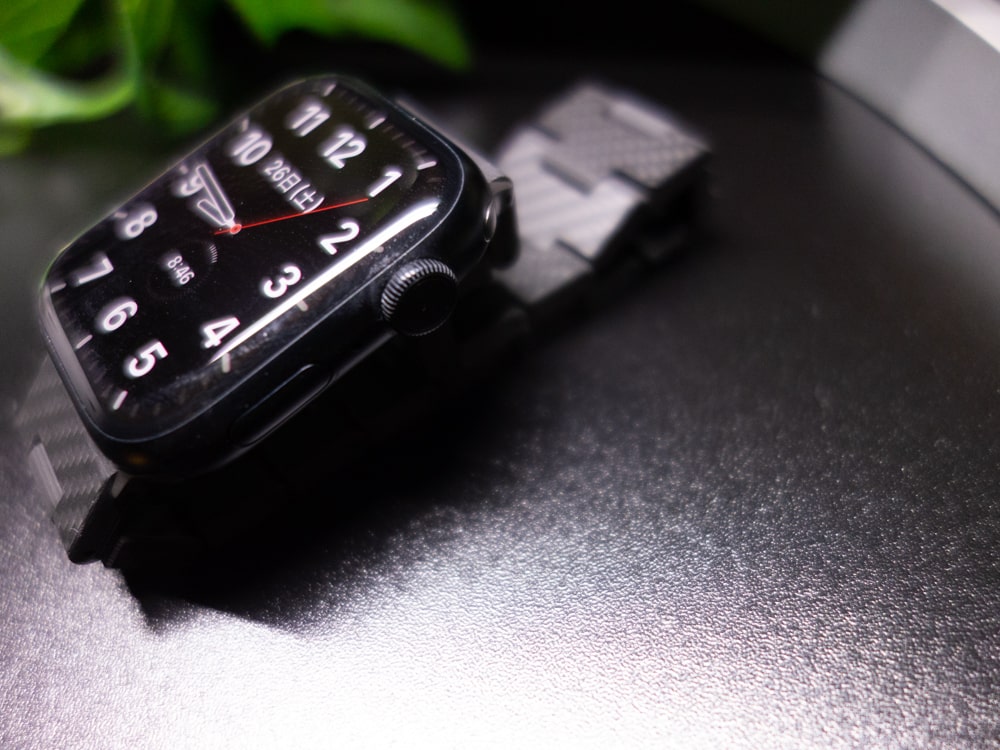 PITAKA カーボンファイバー Apple Watch バンド/Air Caseの気になるところ