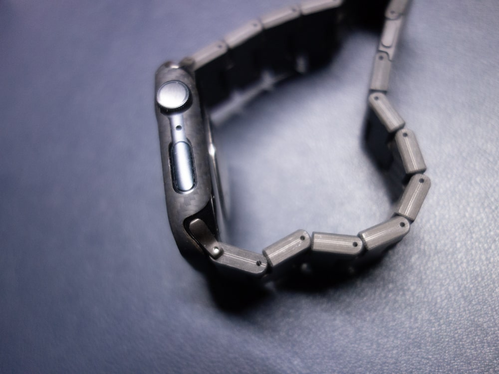 PITAKA カーボンファイバー Apple Watch バンド/Air Caseの良かったところ