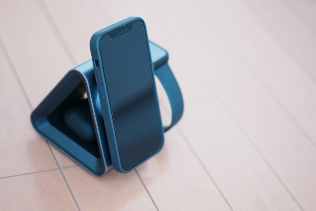 iPhone、AirPods、Apple Watchを同時に充電できる