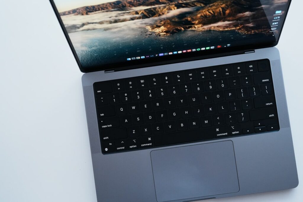 MacBook Pro 14インチの良いところ
