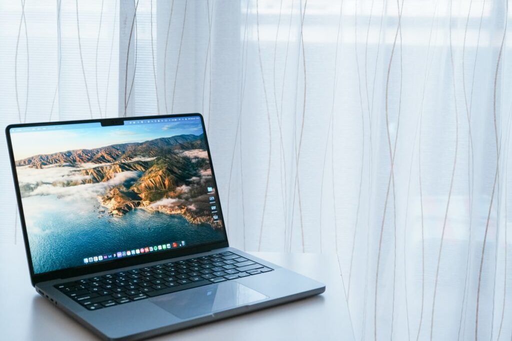 まとめ：MacBook Pro 14インチは買って後悔した理由と向いている人向いていない人の違い