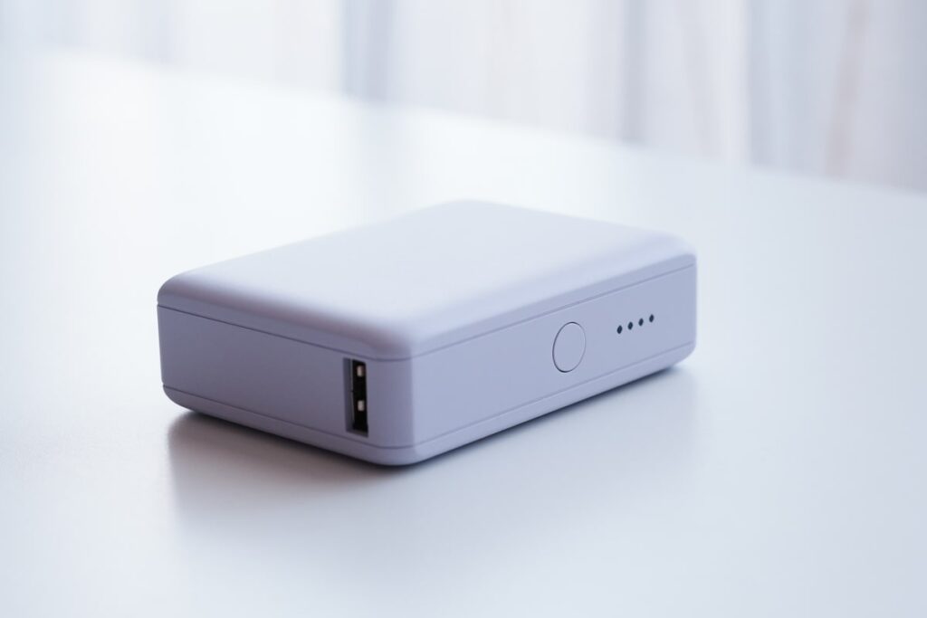 スマホ約2〜3回充電可能で充電切れの心配なし