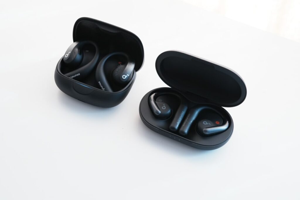 【比較】「Soundcore AeroFit」と「Soundcore AeroFit Pro」のどっちがいいの？