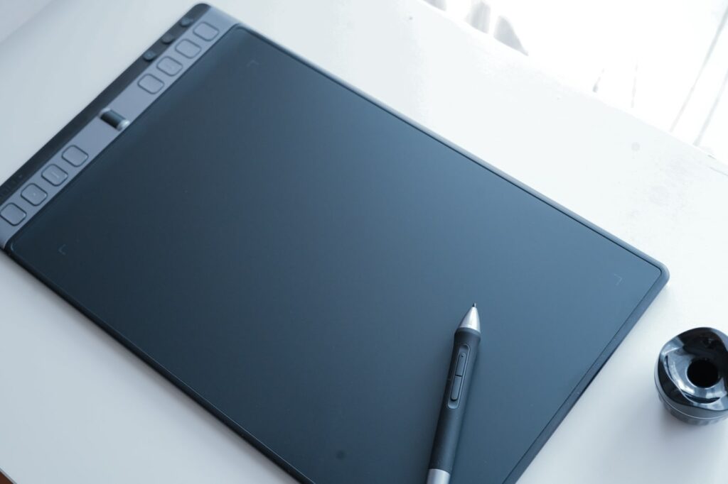HUION ペンタブレット「Inspiroy 2」