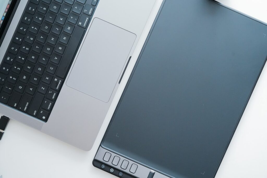 HUION ペンタブレット「Inspiroy 2」