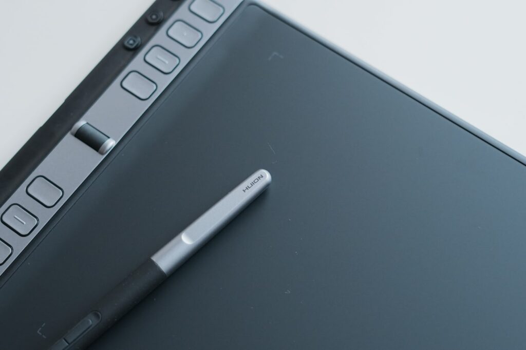 HUION ペンタブレット「Inspiroy 2」