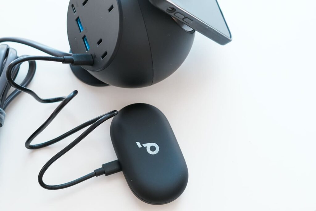 USB-Cポートは最大67W出力に対応でパワフルなノートPCでも充電可能