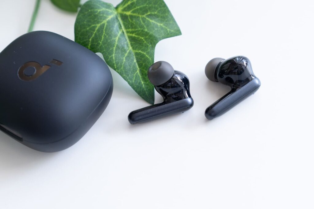 レビュー】Anker Soundcore P40iは7990円で買えるスマホスタンド