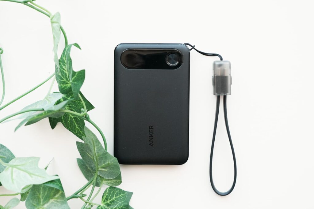 まとめ:Anker Power Bank(10000mAh, 22.5W)はUSB-Cケーブルがストラップになっている!薄型で3,000円台で買えるモバイルバッテリー