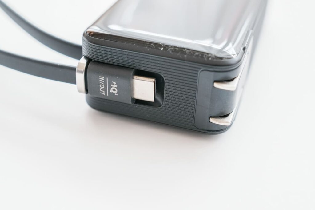 Anker Power Bank (10000mAh, Fusion, Built-In USB-C ケーブル)