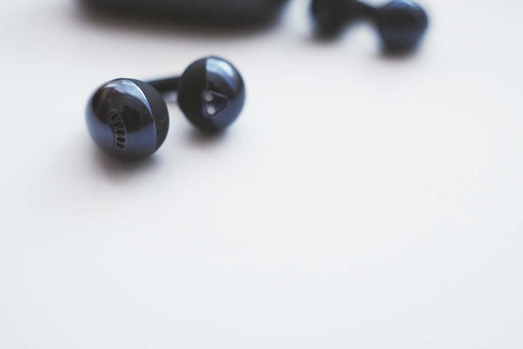 音漏れはするので公共の静かな場所では使用を控えたほうがよい