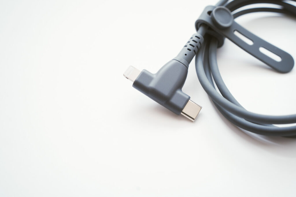 MOTTERU USB-C to Lightning & USB-C 2in1シリコンケーブル