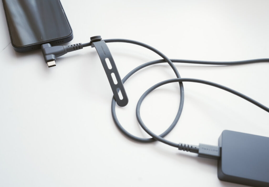MOTTERU USB-C to Lightning & USB-C 2in1シリコンケーブル