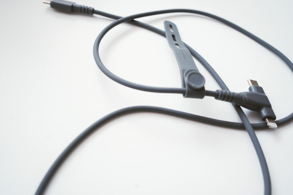 MOTTERU USB-C to Lightning & USB-C 2in1シリコンケーブル