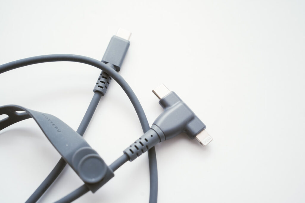 MOTTERU USB-C to Lightning & USB-C 2in1シリコンケーブル