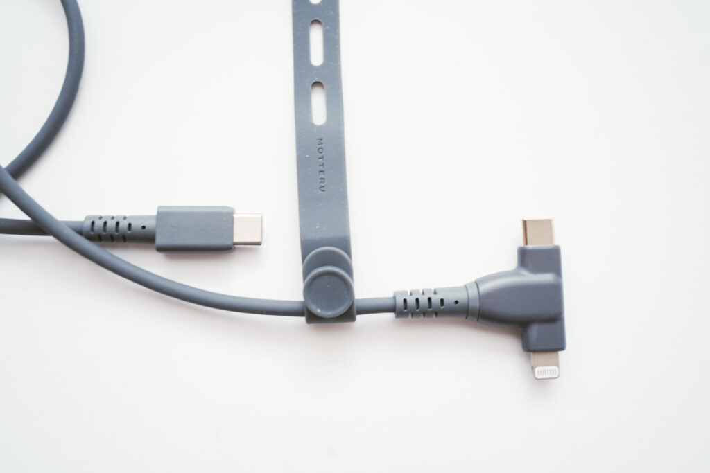 MOTTERU USB-C to Lightning & USB-C 2in1シリコンケーブル