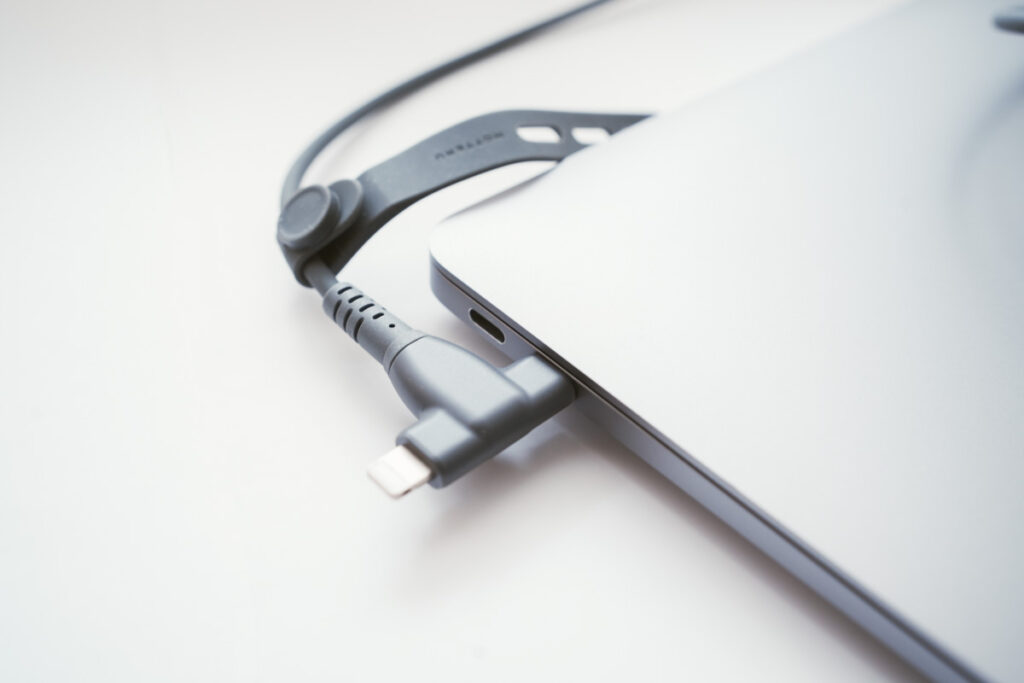 MOTTERU USB-C to Lightning & USB-C 2in1シリコンケーブル