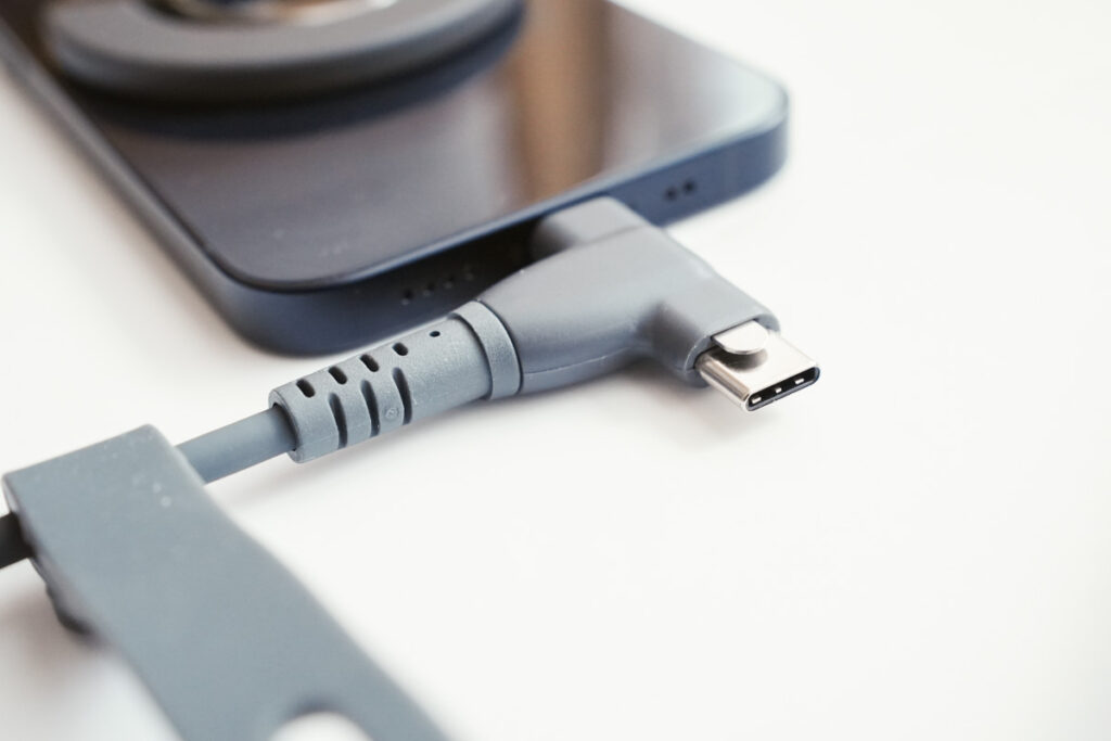 MOTTERU USB-C to Lightning & USB-C 2in1シリコンケーブル