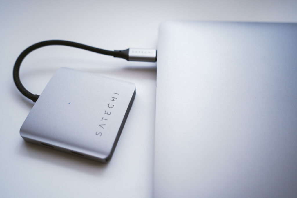 Satechi 4ポート USB-C ハブ