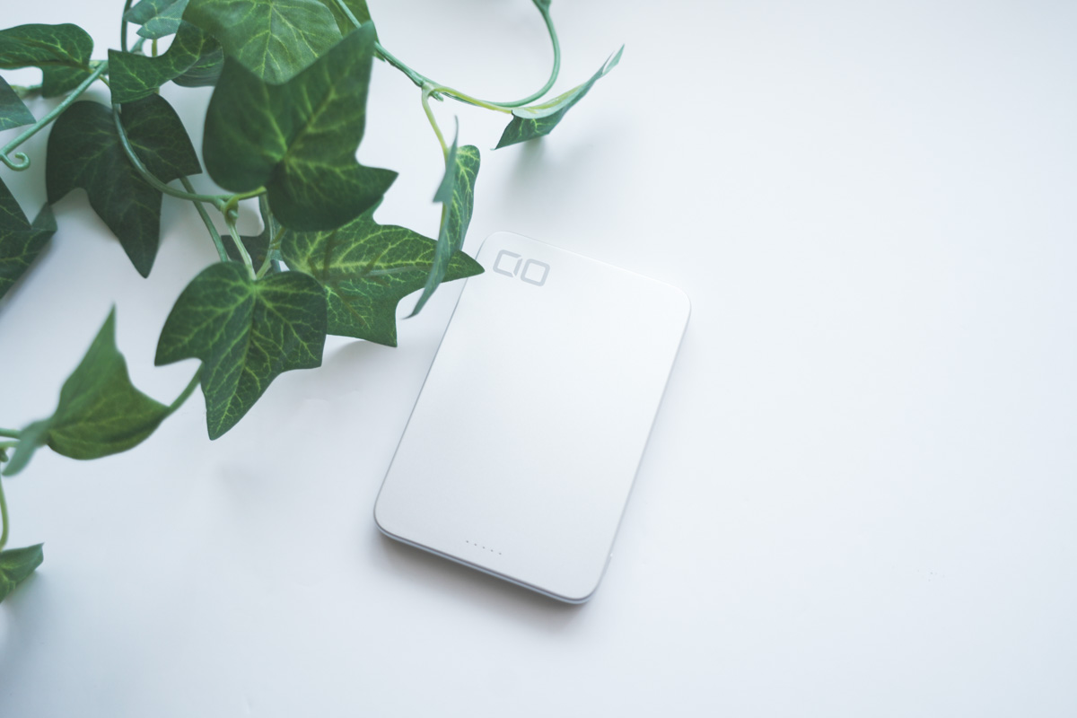 【レビュー】CIO「SMARTCOBY SLIM 5K」は驚きの極薄・軽量のモバイルバッテリー！洗練されたデザインで持っていたくなる