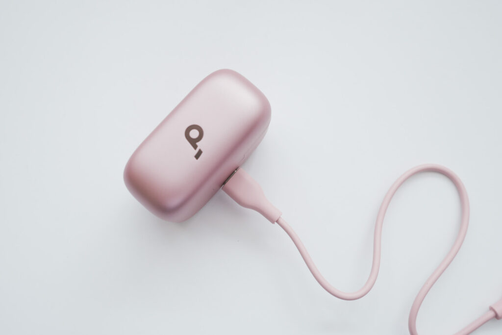 Anker「Soundcore AeroClip」イヤーカフ型ワイヤレスイヤホン
