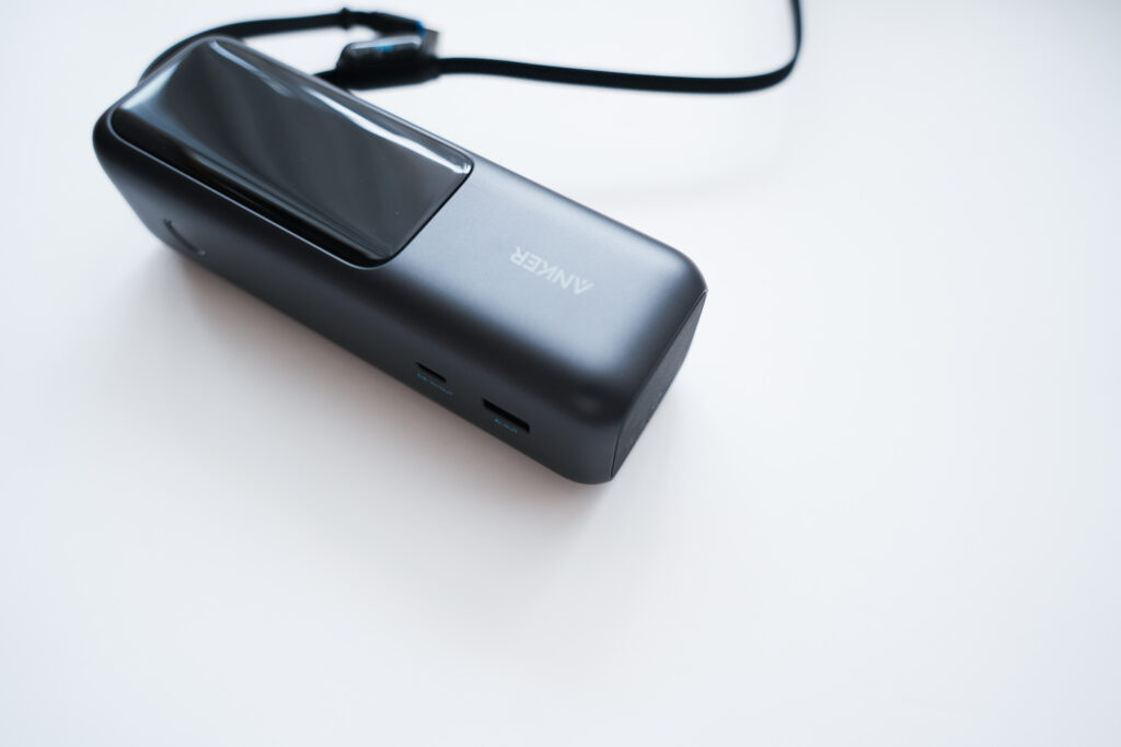 【レビュー】Anker Power Bank(25000mAh, Built-In & 巻取り式USB-Cケーブル)