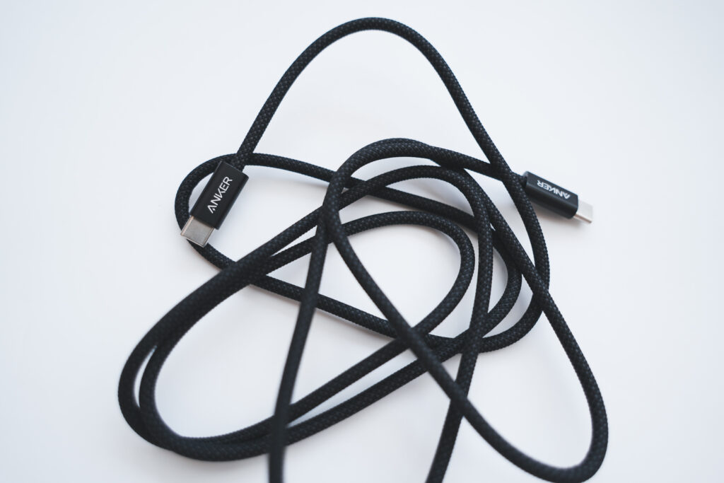 いてすぐに使える!USB-C & USB-Cケーブル付属