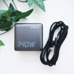 【レビュー】Anker Charger（140W, 4 Ports）with USB-C & USB-C ケーブルはスマホもPCも4台同時充電可能な充電器！