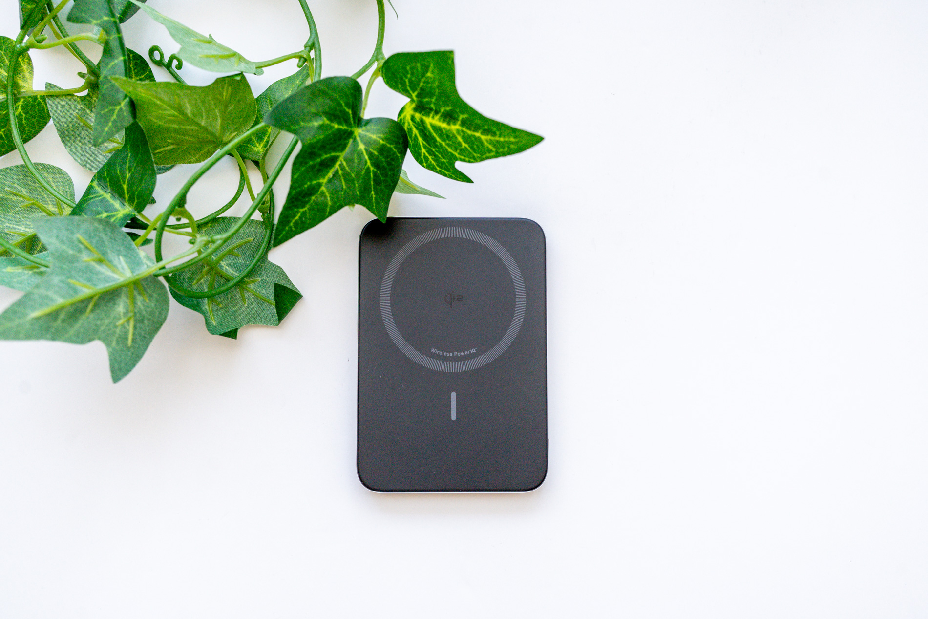 【レビュー】Anker Nano Power Bank（5000mAh, MagGo, Slim）｜極薄すぎて衝撃！iPhoneと一体になるモバイルバッテリー