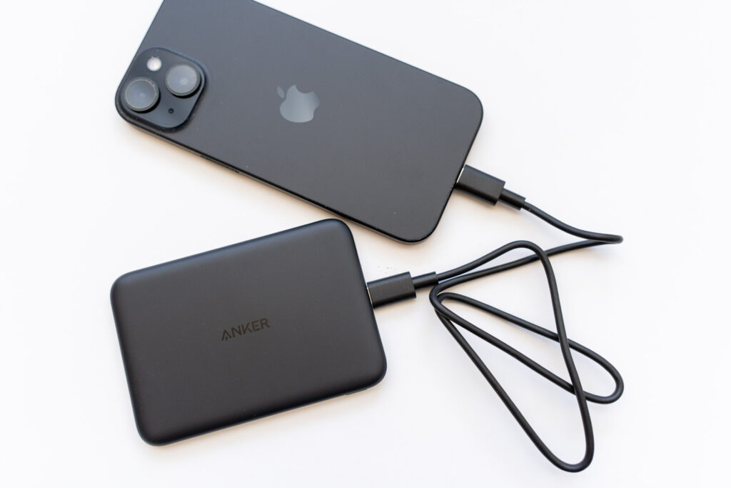 USB-Cポートからの有線充電にも対応！汎用性が高い