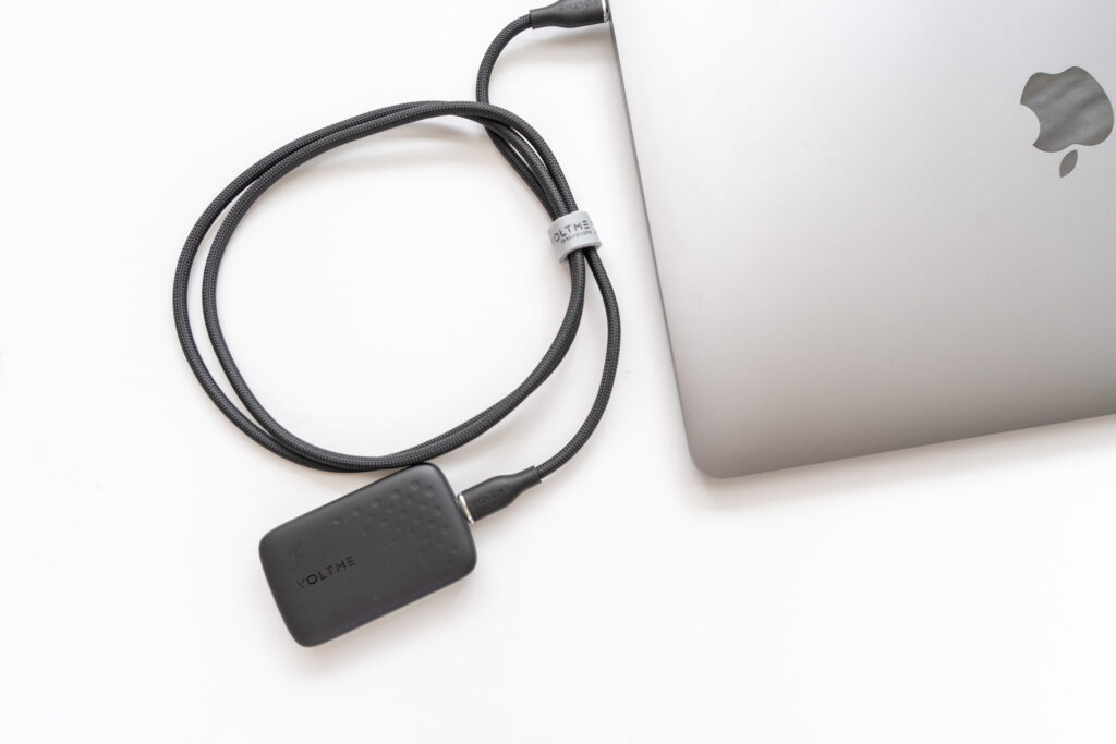 最大30Wの急速充電でiPhoneやiPad、Macbook Airに利用可能
