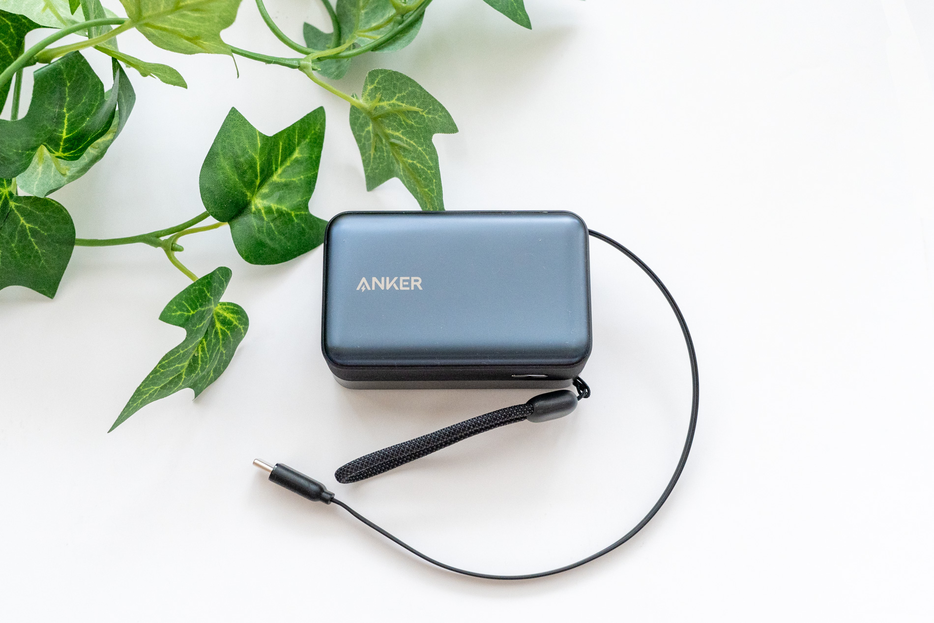 【レビュー】Anker Nano Power Bank（10000mAh, 45W, 巻取り式 USB-Cケーブル）は、iPhone17にも対応したスマホ約2回分充電できるモバイルバッテリー