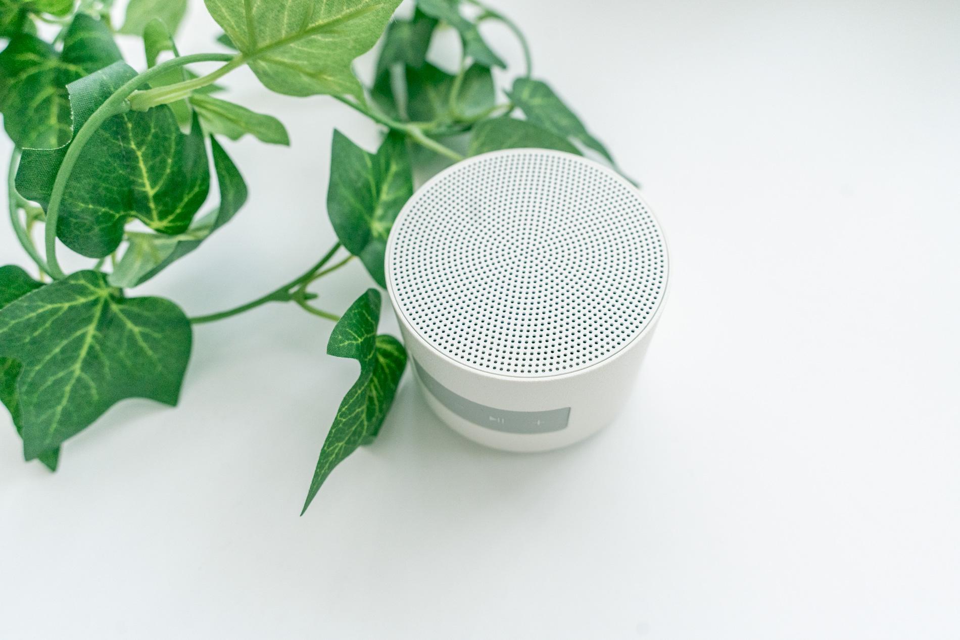 【レビュー】CIO Portable Bath Speaker｜マグネットで壁にピタッ！お風呂で音楽を楽しむための最強スピーカー