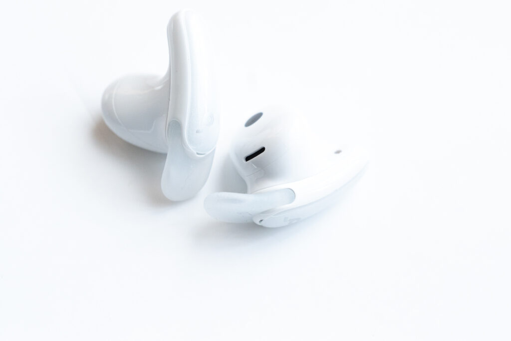 インナーイヤー型ならではの軽快な装着感