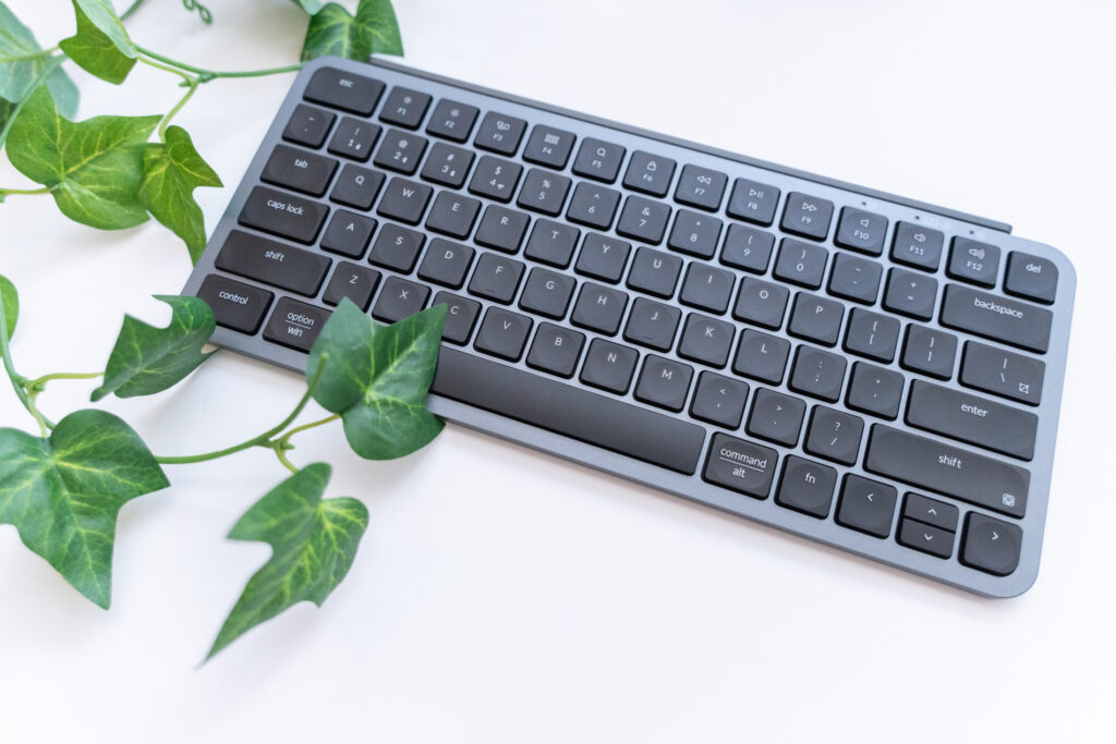 Keychron B1 Pro ウルトラスリム ワイヤレスキーボード