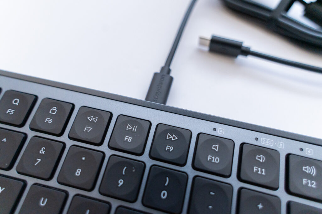 Keychron B1 Pro ウルトラスリム ワイヤレスキーボード