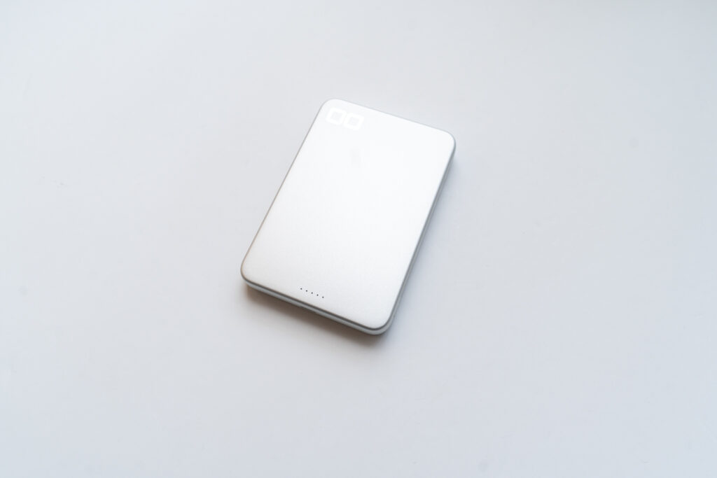 痒い所に手が届く！「8,000mAh」という絶妙なバッテリー容量