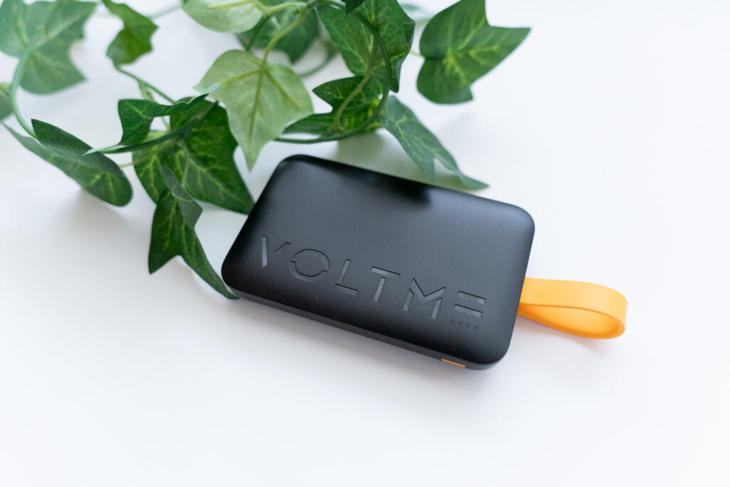 【レビュー】VOLTME USB-Cケーブル内蔵モバイルバッテリー（10000mAh）はスマホを約2回充電できるコスパの良いアイテム！