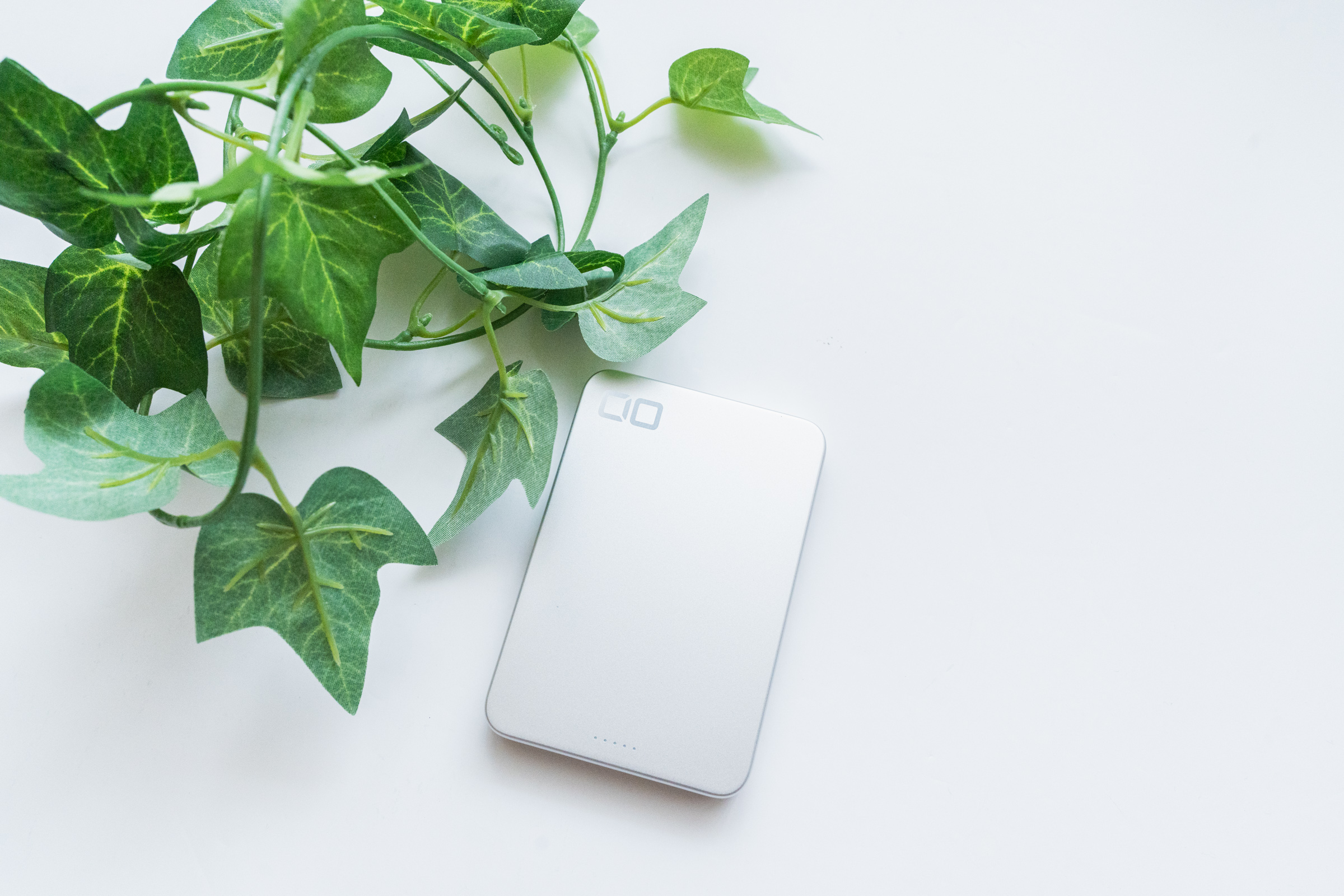 【レビュー】CIO SMARTCOBY SLIMⅡ Pro 8K ワイヤレス充電非対応だけど、高出力30Wの有線式モバイルバッテリー！