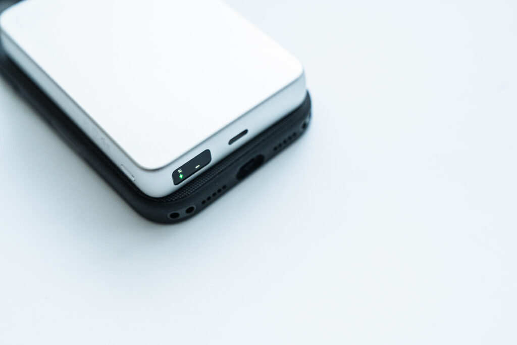 厚みは多少感じる