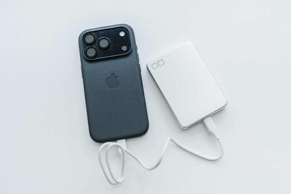 有線35Wで急速充電も可能